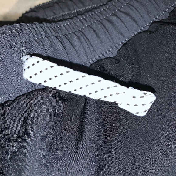 Under Armor Athletic Shorts - Picture 3 of 3